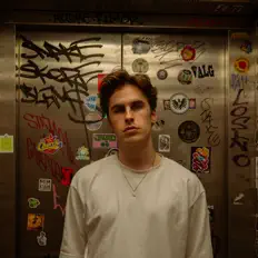 Ouça Taylor Roche, assista a videoclipes, leia a biografia, veja as datas das turnês e mais!