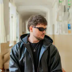 Ouve BADBOK, vê vídeos de música, lê a biografia, vê as datas da digressão e muito mais!