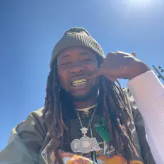 Hör dir Frame James an, schau dir Musikvideos an, lies die Biografie, finde Tourdaten und mehr!