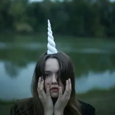 Ακούστε περιεχόμενο από Belle Blue, παρακολουθήστε μουσικά βίντεο, διαβάστε το βιογραφικό, δείτε ημερομηνίες περιοδείας, και πολλά ακόμη!