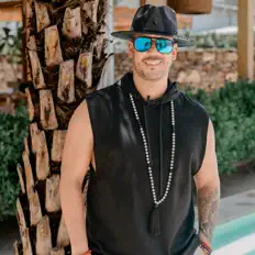 Listen to Ciro Briceno, watch music videos, read bio, see tour dates & more!