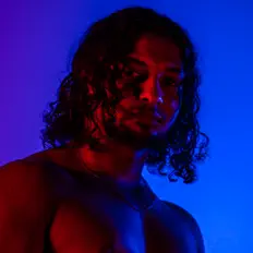 Hör dir TASH AYY an, schau dir Musikvideos an, lies die Biografie, finde Tourdaten und mehr!