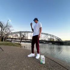 Escucha a B4£xSamuriTre, mira videos musicales, lee su biografía, consulta las fechas de las gira y más.