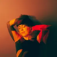Hör dir undefined an, schau dir Musikvideos an, lies die Biografie, finde Tourdaten und mehr!