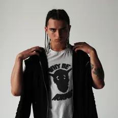 Escucha a LEGOK NA POMINE, mira vídeos musicales, lee la biografía, consulta fechas de giras y mucho más.
