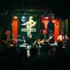 Dengarkan Ein Punk Band, tonton video musik, baca bio, lihat tanggal tur & lainnya!