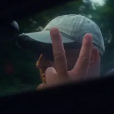 Écoutez Alex Frankel, regardez des vidéoclips, lisez la biographie, consultez les dates de tournée et plus encore !