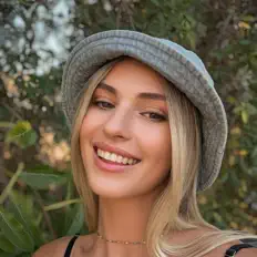 收听 Courtney Storm、观看音乐视频、阅读小传、查看巡演日期等 ！