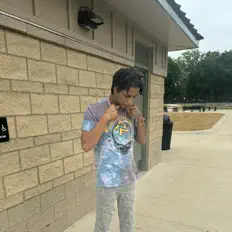 聆聽 Bam4L、觀看音樂影片、閱讀小傳、查看巡演日期等！