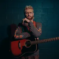 Posłuchaj wykonawcy undefined, obejrzyj teledyski, przeczytaj biografię, zobacz daty tras koncertowych i nie tylko!