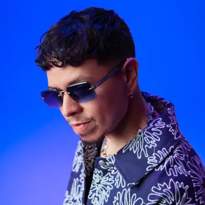Listen to LA EQUIS, watch music videos, read bio, see tour dates & more!