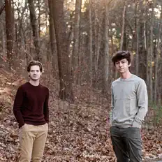 Posłuchaj wykonawcy The Glow, obejrzyj teledyski, przeczytaj biografię, zobacz daty tras koncertowych i nie tylko!