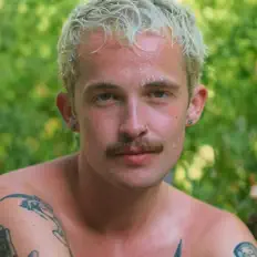 收听 Freddie Lewis、观看音乐视频、阅读小传、查看巡演日期等 ！