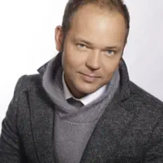 Posłuchaj wykonawcy Gans, obejrzyj teledyski, przeczytaj biografię, zobacz daty tras koncertowych i nie tylko!