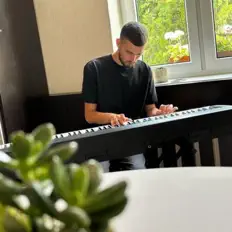 Ακούστε περιεχόμενο από Martin Kier, παρακολουθήστε μουσικά βίντεο, διαβάστε το βιογραφικό, δείτε ημερομηνίες περιοδείας, και πολλά ακόμη!