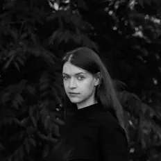 聆聽 AYU、觀看音樂影片、閱讀小傳、查看巡演日期等！