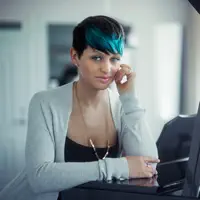 Hör dir undefined an, schau dir Musikvideos an, lies die Biografie, finde Tourdaten und mehr!
