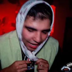 Écoutez Moris, regardez des vidéoclips, lisez la biographie, consultez les dates de tournée et plus encore !