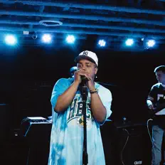 Écoutez Waasi, regardez des vidéoclips, lisez la biographie, consultez les dates de tournée et plus encore !