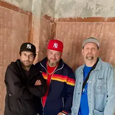 Listen to De Zrechts, watch music videos, read bio, see tour dates & more!