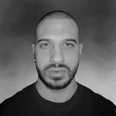 聆聽 Sconosciuto、觀看音樂影片、閱讀小傳、查看巡演日期等！