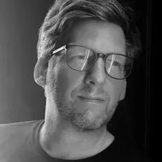 Hör dir Julian Petrin an, schau dir Musikvideos an, lies die Biografie, finde Tourdaten und mehr!