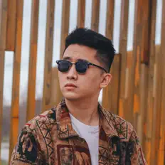 收听 qost、观看音乐视频、阅读小传、查看巡演日期等 ！