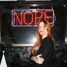 Hör dir SKOTO an, schau dir Musikvideos an, lies die Biografie, finde Tourdaten und mehr!