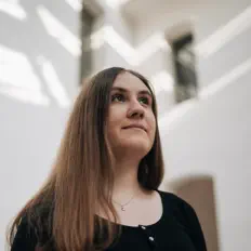 Ακούστε περιεχόμενο από Nancy, παρακολουθήστε μουσικά βίντεο, διαβάστε το βιογραφικό, δείτε ημερομηνίες περιοδείας, και πολλά ακόμη!