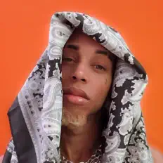 Ascolta Lovell Lykaon, guarda video musicali, leggi la biografia, vedi le date del tour & altro!