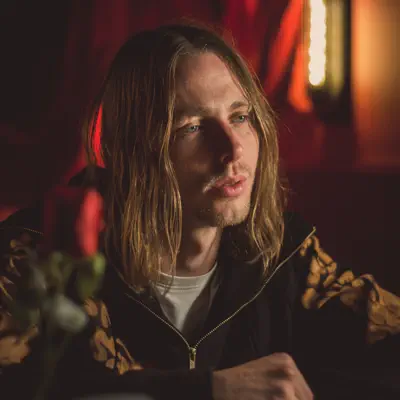 Listen to Harvey Whyte, watch music videos, read bio, see tour dates & more!