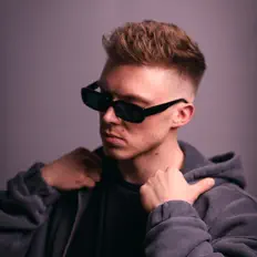 Listen to Max Niklas, watch music videos, read bio, see tour dates & more!
