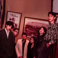 Ascolta undefined, guarda video musicali, leggi la biografia, vedi le date del tour & altro!