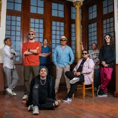 Poslechněte si interpreta La Perika, sledujte hudební videa, přečtěte si životopis, podívejte se na data turné a další informace.