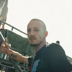 Rayo सुनें, म्यूज़िक वीडियो देखें, बायो पढ़ें, दौरे की तारीखें और बहुत कुछ देखें!