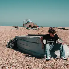 Hör dir Lloyd. an, schau dir Musikvideos an, lies die Biografie, finde Tourdaten und mehr!