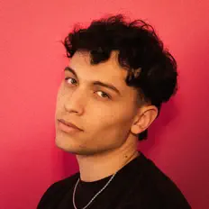 davuを聴いたり、ミュージックビデオを鑑賞したり、経歴やツアー日程などを確認したりしましょう！