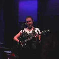 Mary Allain: песни, клипы, биография, даты выступлений и многое другое.