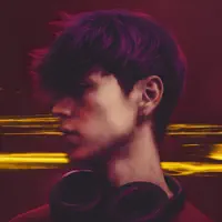 Posłuchaj wykonawcy undefined, obejrzyj teledyski, przeczytaj biografię, zobacz daty tras koncertowych i nie tylko!