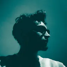 Enes Bugraを聴いたり、ミュージックビデオを鑑賞したり、経歴やツアー日程などを確認したりしましょう！