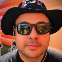 Ouça undefined, assista a videoclipes, leia a biografia, veja as datas das turnês e mais!
