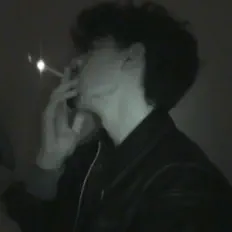 Ouça Tayer, assista a videoclipes, leia a biografia, veja as datas das turnês e mais!