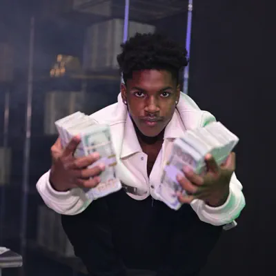 Listen to luh_5iveee, watch music videos, read bio, see tour dates & more!
