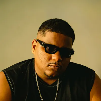 Listen to Marcão Baixada, watch music videos, read bio, see tour dates & more!