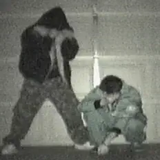 聆聽 ROACHES、觀看音樂影片、閱讀小傳、查看巡演日期等！