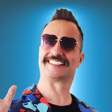 Listen to Ronni Romantig, watch music videos, read bio, see tour dates & more!