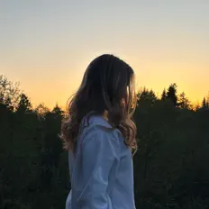 Dengarkan journiie, tonton video musik, baca bio, lihat tanggal tur & lainnya!