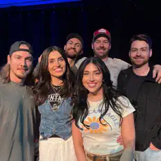 Posłuchaj wykonawcy Hannah & Emma, obejrzyj teledyski, przeczytaj biografię, zobacz daty tras koncertowych i nie tylko!