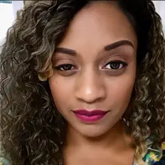 Ouça Maranda Kelley, assista a videoclipes, leia a biografia, veja as datas das turnês e mais!