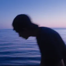 SENAを聴いたり、ミュージックビデオを鑑賞したり、経歴やツアー日程などを確認したりしましょう！